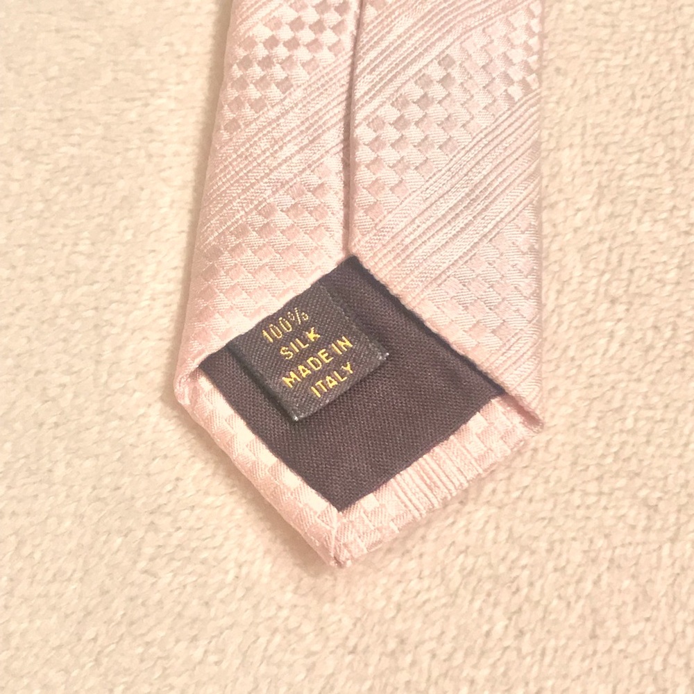 Louis Vuitton LV Luxury Mens Pink Silk Necktie Tie - Picture 5 of 6